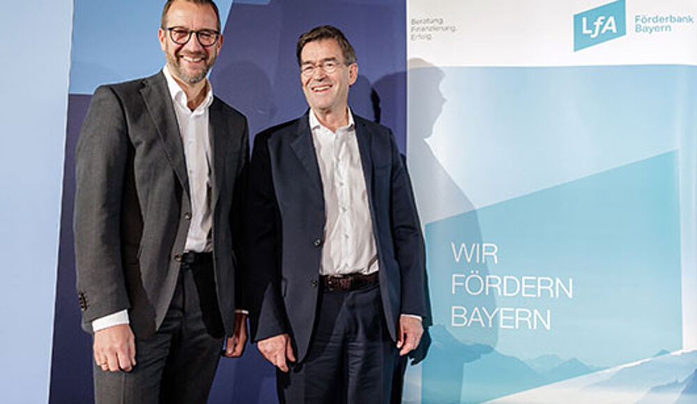 Dr. Markus Schillo, Senior Regional Representative des EIF in Deutschland (links) und Dr. Bernhard Schwab, Vorstandsvorsitzender der LfA (rechts) 